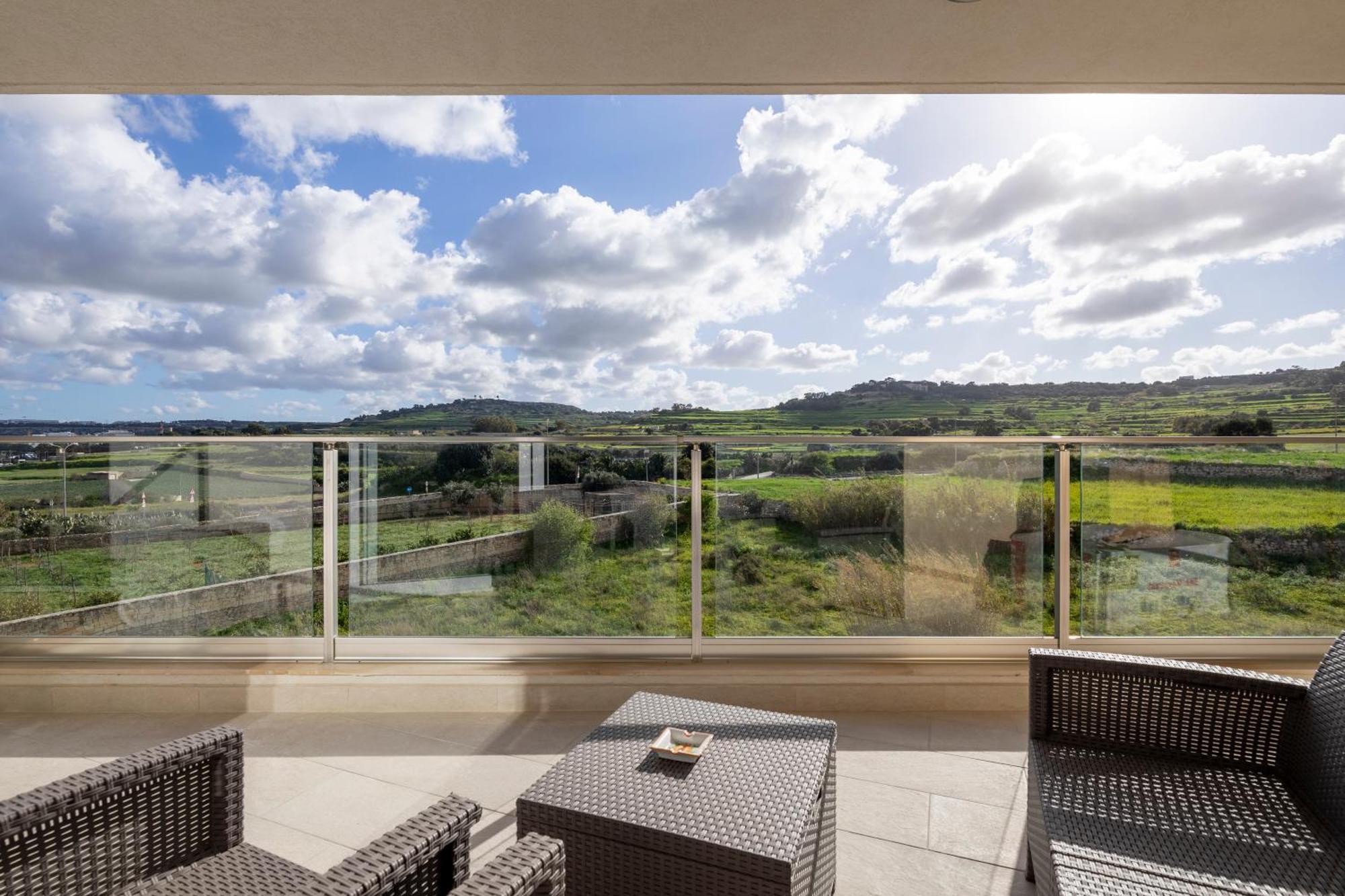 Modern & Spacious 2Br Apartment With Country Views - Close To Xemxija Bay St. Paul's Bay Bagian luar foto