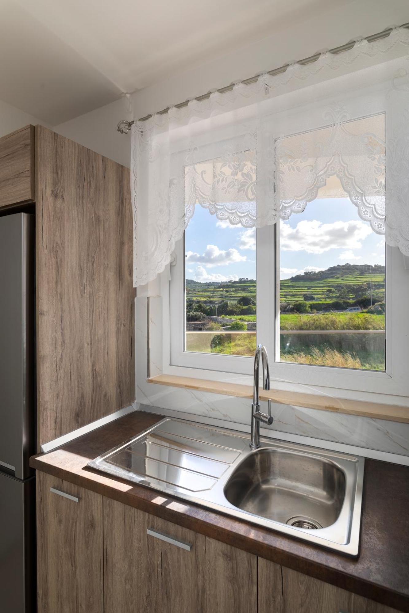 Modern & Spacious 2Br Apartment With Country Views - Close To Xemxija Bay St. Paul's Bay Bagian luar foto
